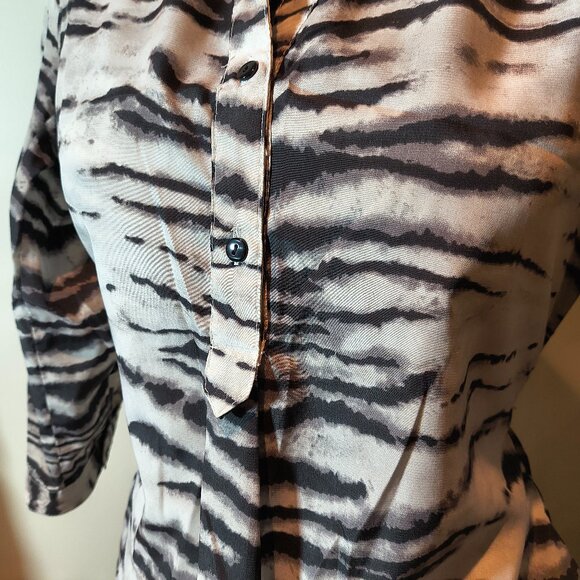 Abstract Print Button-Front Blouse - Picture 3 of 5